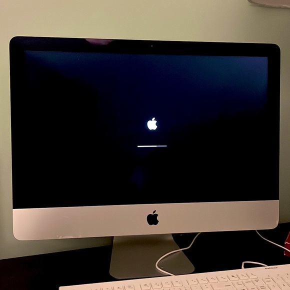 iMac (21.5 in late 2013) 2.9 GHz Quad-Core Intel Core i5
